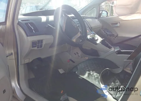 2010 Toyota Prius Iii z USA, uszkodzony, nr VIN JTDKN3DU4A0064827